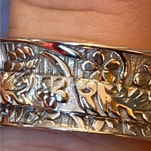 Elegant Floral Silver Ring